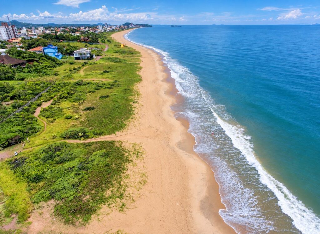 Vista aérea da Ponta do Jaques, em Balneário Piçarras